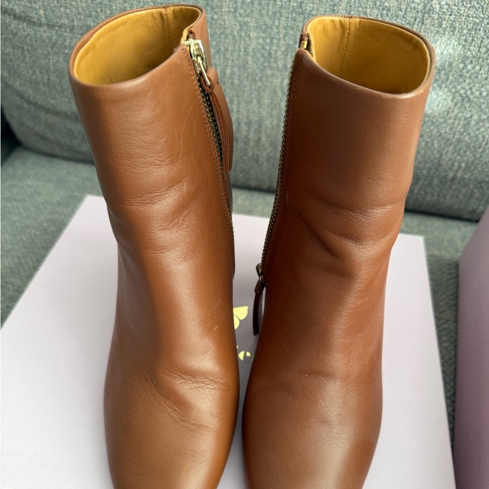 Bobbie’s Boots - Picture 3 of 6